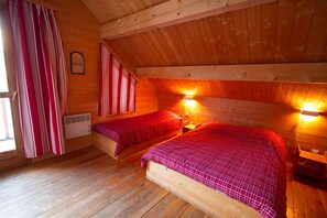 4 bedrooms, iron/ironing board, WiFi