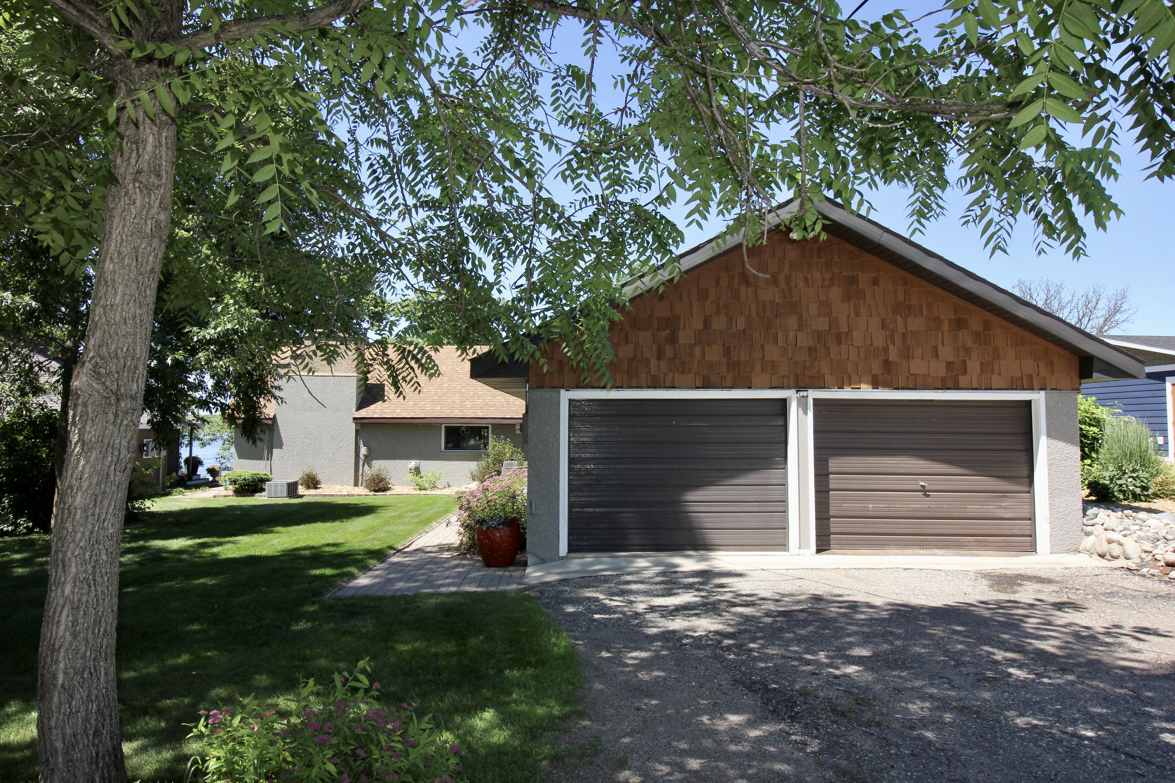 DETROIT LAKE HOME WITH BEAUTIFUL SUNSET VIEWS!