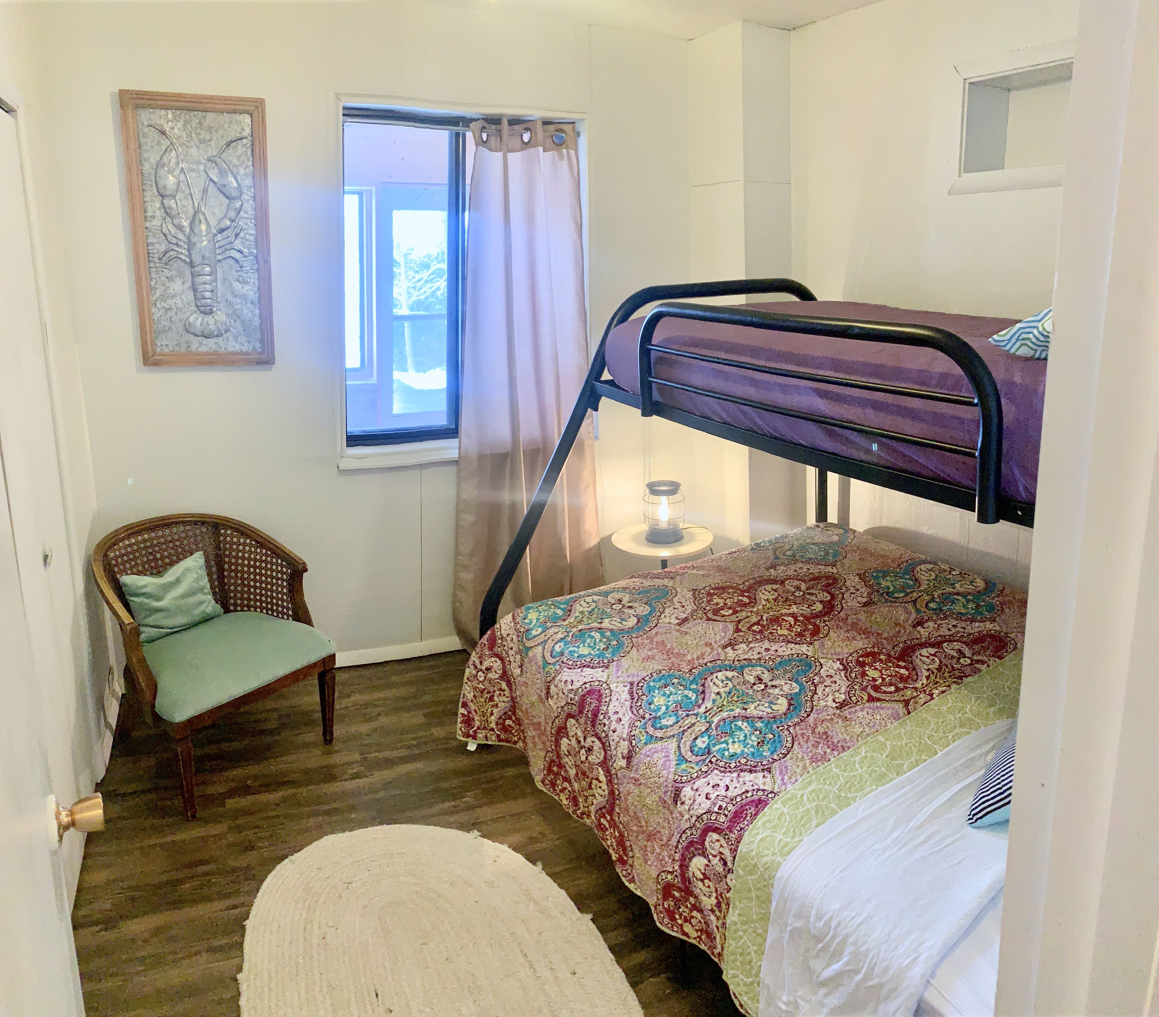 DETROIT LAKE HOME WITH BEAUTIFUL SUNSET VIEWS!