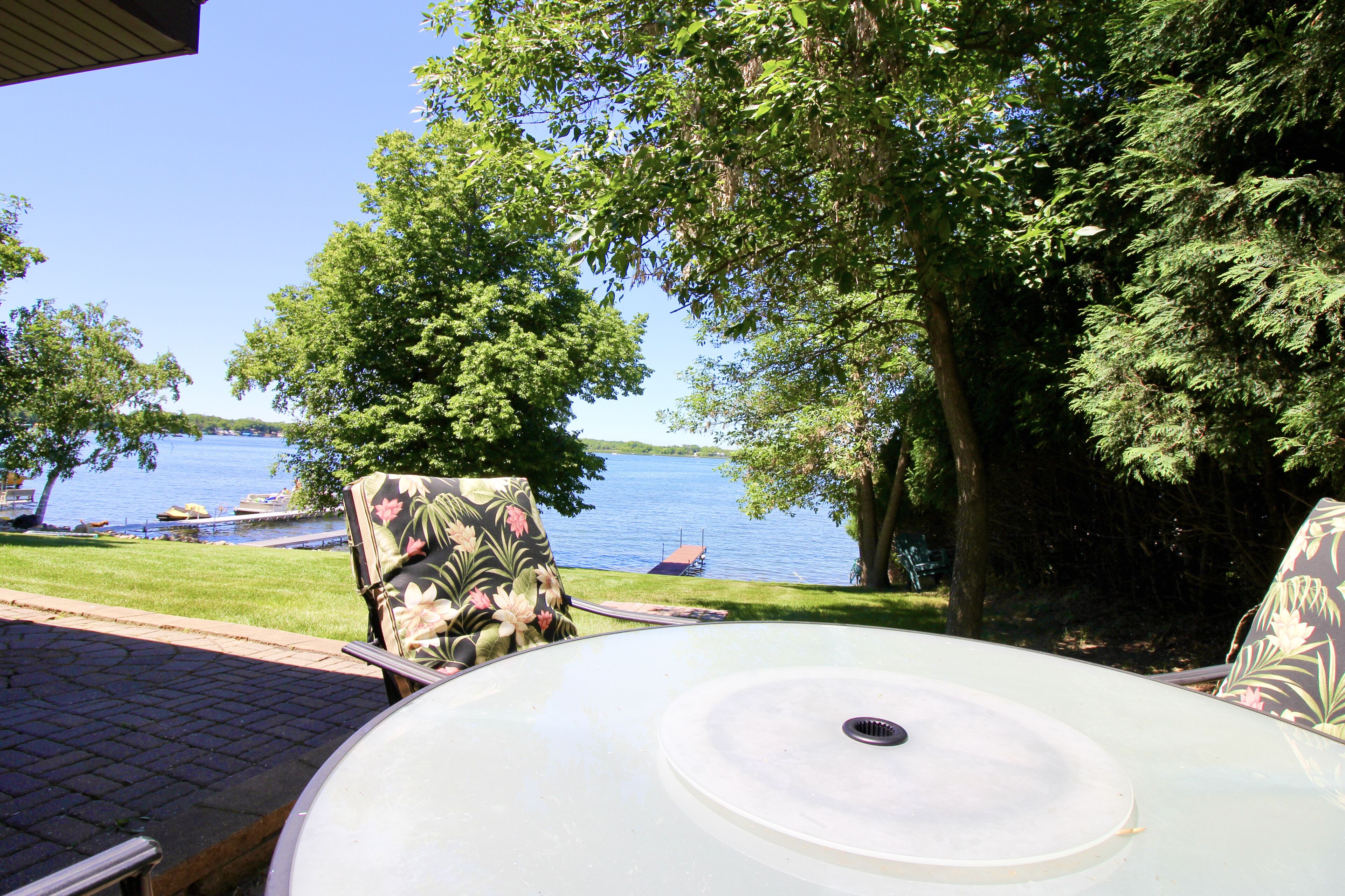 DETROIT LAKE HOME WITH BEAUTIFUL SUNSET VIEWS!