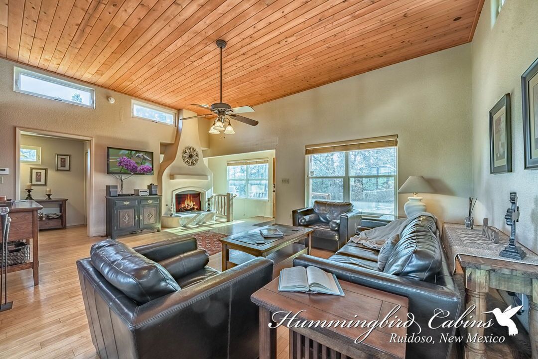 Eagles Rest- Peace and tranquility with an awe inspiring view!