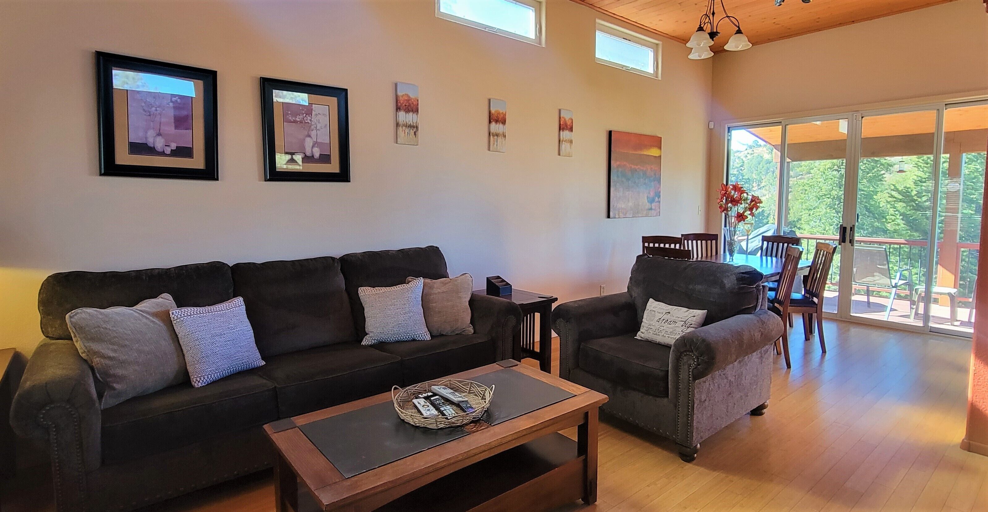 Eagles Rest- Peace and tranquility with an awe inspiring view!