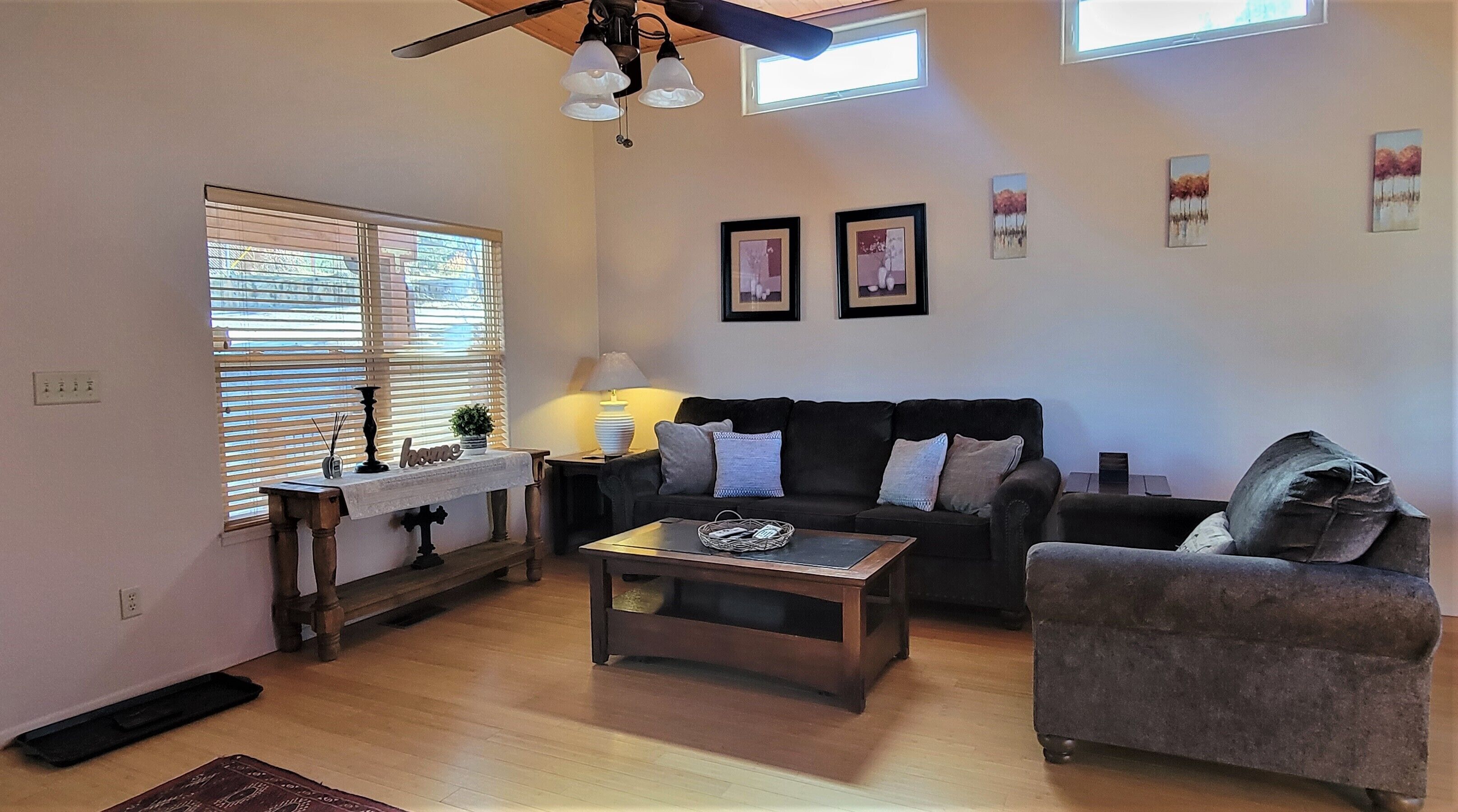 Eagles Rest- Peace and tranquility with an awe inspiring view!