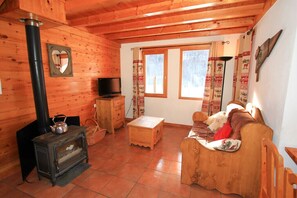 Televisie en een open haard