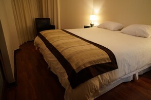 Apartment, 1 Bedroom, Non Smoking | 1 bedroom, free WiFi, bed sheets - H Aparts Santa Beatriz (Santiago)