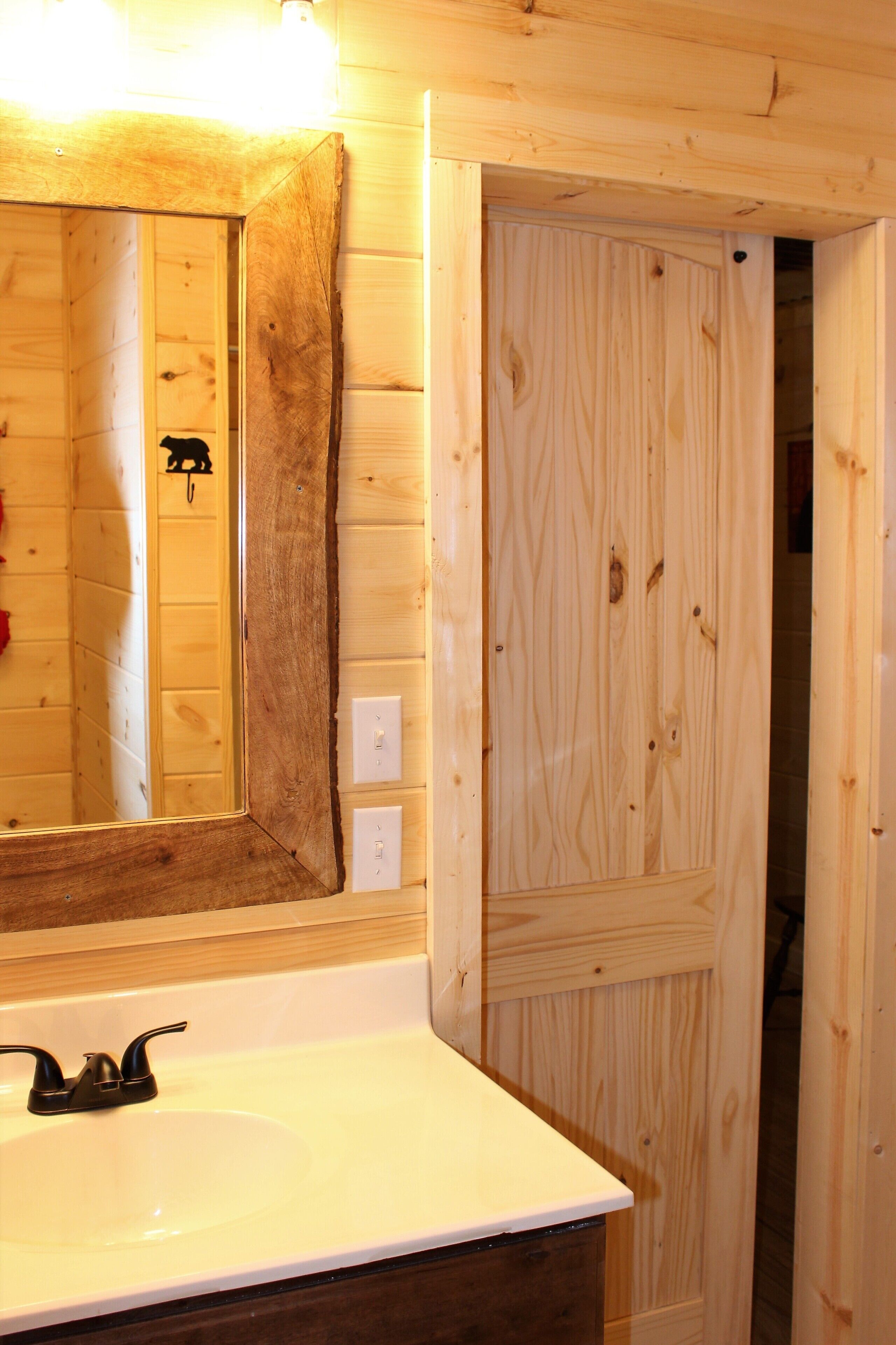 Downtown Townhome Only a 10 minute walk to downtown, featuring 3 BR 3BTH