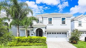 Exterior - Harry Potter, Mickey & Space Rooms + Theater! (Davenport)