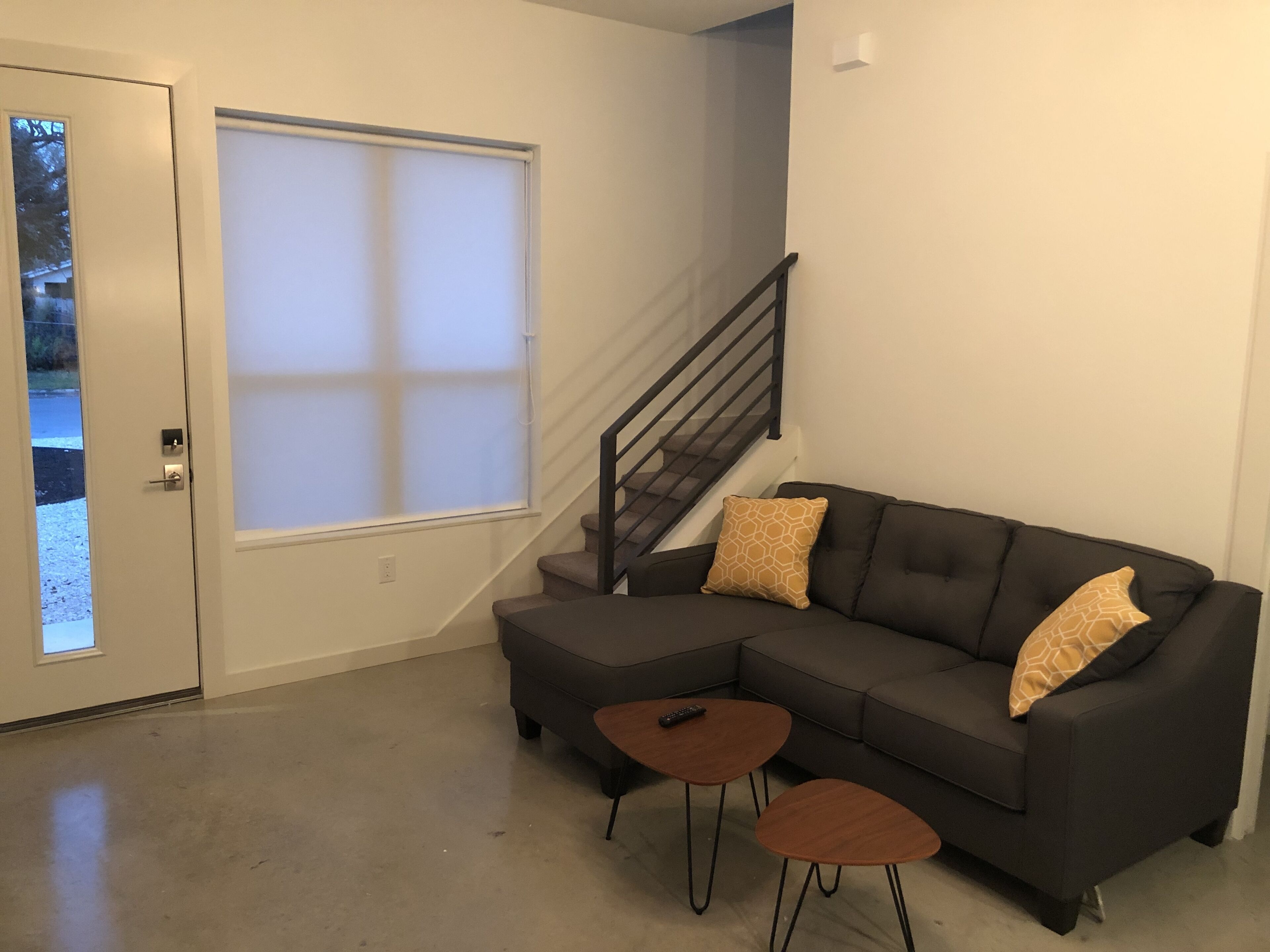 Unwind at the East Austin Villa - 6 Full Suites and 2 Private Yards