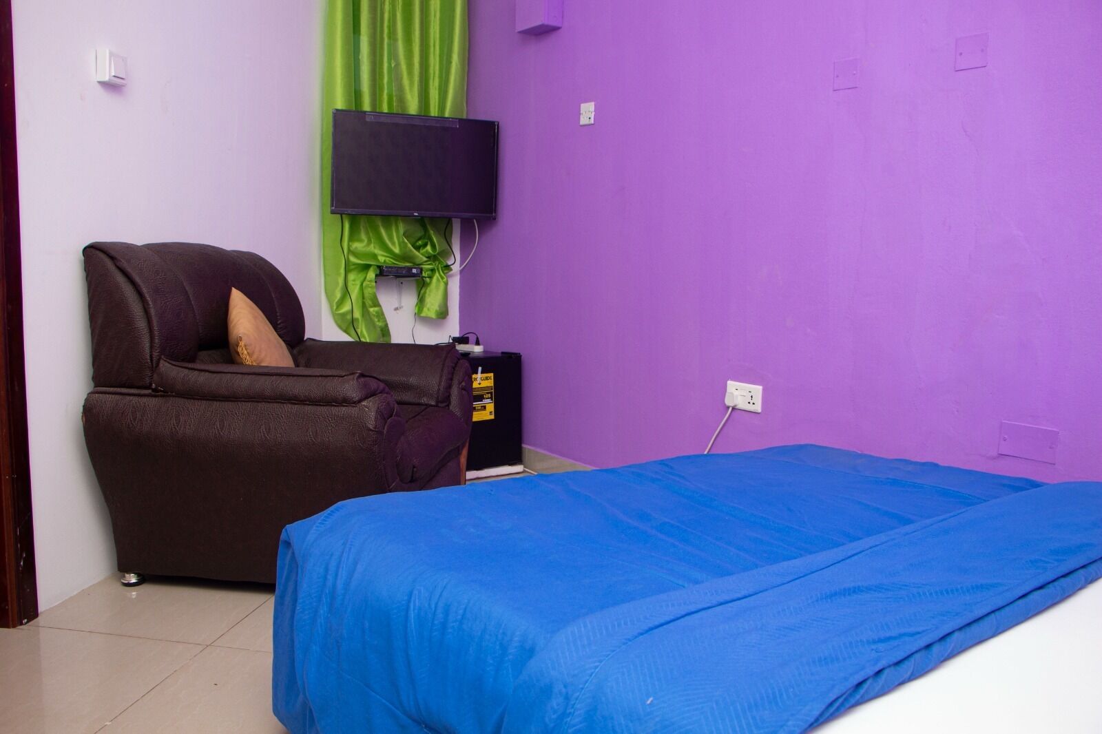 Double Room | In-room safe, desk, WiFi (free), bed sheets