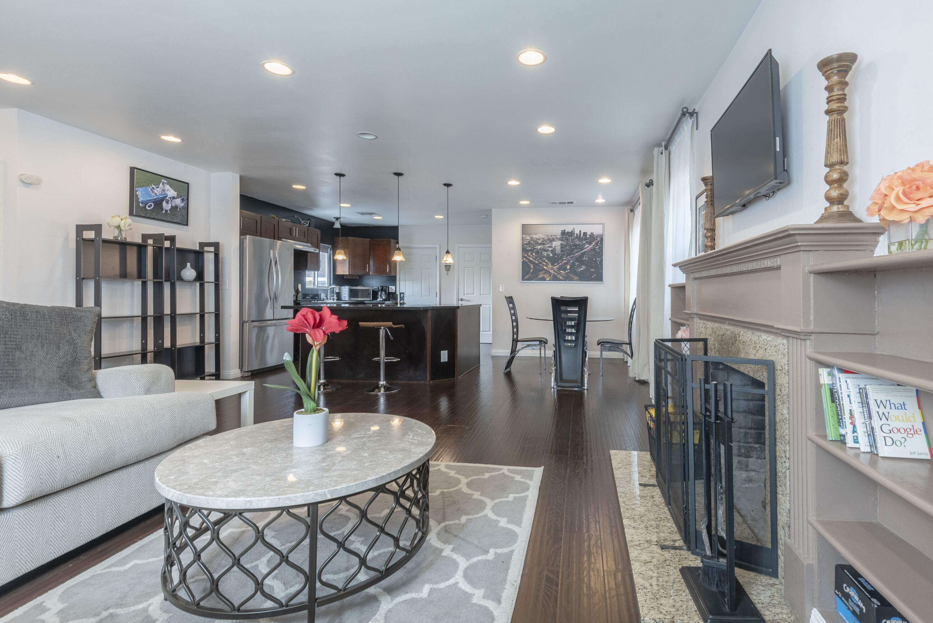 Stunning 3-bedroom cottage – Mountain view and close to Old Town Pasadena.