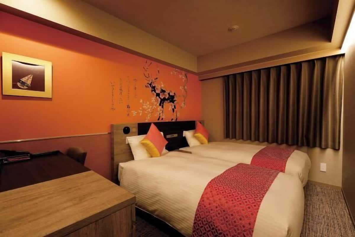 In-room safe, desk, free WiFi, bed sheets