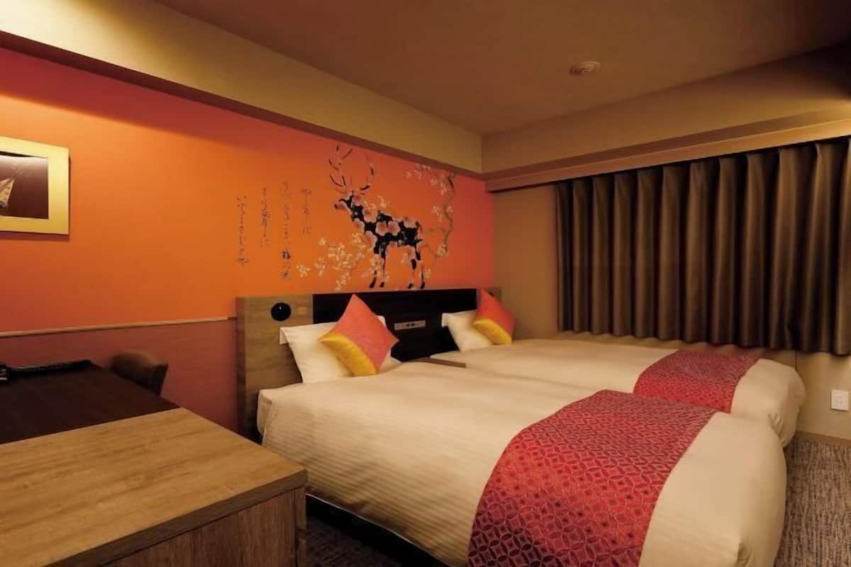 In-room safe, desk, free WiFi, bed sheets
