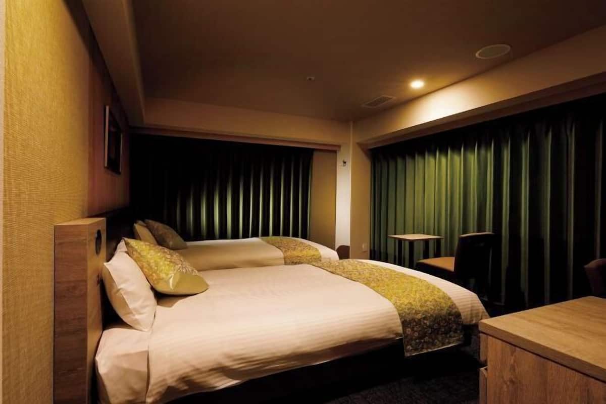 In-room safe, desk, free WiFi, bed sheets