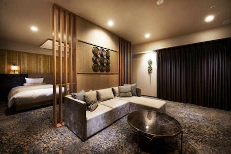 Quarto duplo premium (Suite) | Cofres nos quartos, escrivaninha, Wi-Fi de cortesia, roupa de cama