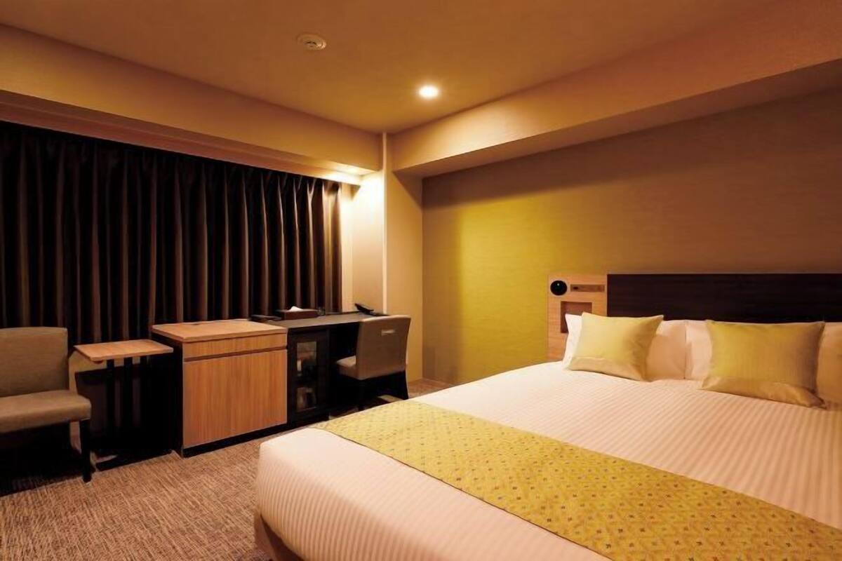 In-room safe, desk, free WiFi, bed sheets