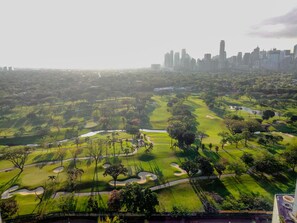 Design Suite, 2 Bedrooms, Golf View | Golf view - Forbes Park Area BGC (Makati)