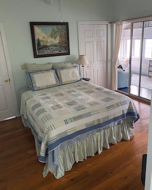 4 bedrooms, iron/ironing board, travel cot, free WiFi