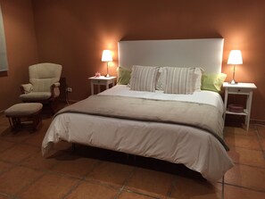 6 bedrooms, iron/ironing board, free WiFi, bed sheets