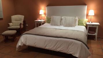 6 bedrooms, iron/ironing board, free WiFi, bed sheets