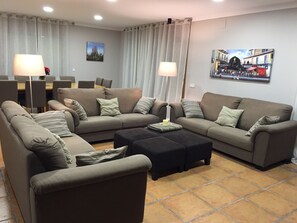 TV, peis og DVD-spiller