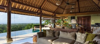 Magnificent Ocean View 4BR Villa, Car + Driver - Uluwatu! 2Min Drive To Beach!