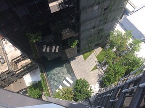 Property grounds - 1BR-Wifi,Pool,Gym 5mins to BTS Aree (Bangkok)