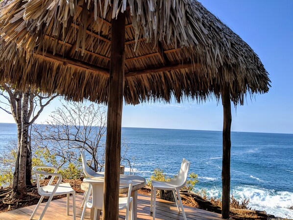 Outdoor dining - Beautiful located beach house (Puerto Carrillo)