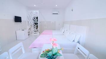Minibar, muebles diferentes, escritorio y wifi gratis