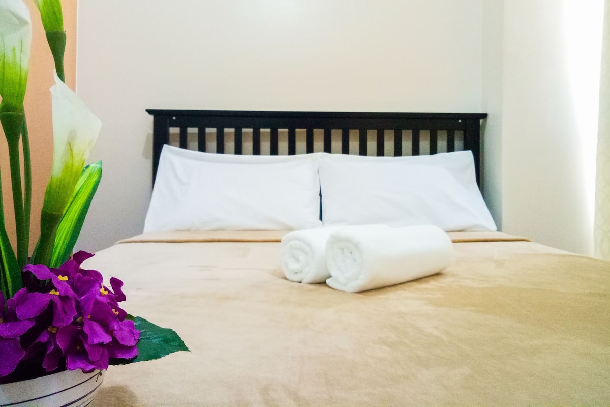 Spacious Suite | Free WiFi, bed sheets