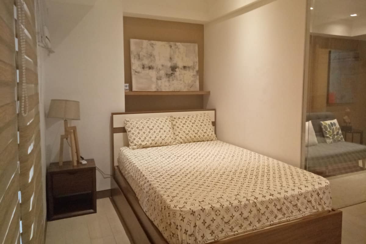 Pretty Suite | Free WiFi, bed sheets
