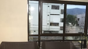 Una televisión de pantalla plana