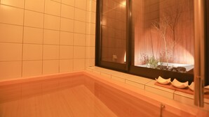 Nhà (Private Vacation) | Bồn tắm ngâm