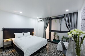 Quarto casal standard | Escrivaninha, Wi-Fi de cortesia, roupa de cama