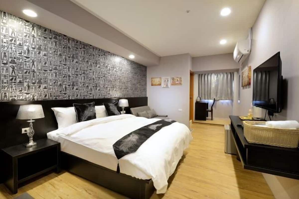Egyptian cotton sheets, premium bedding, down duvets
