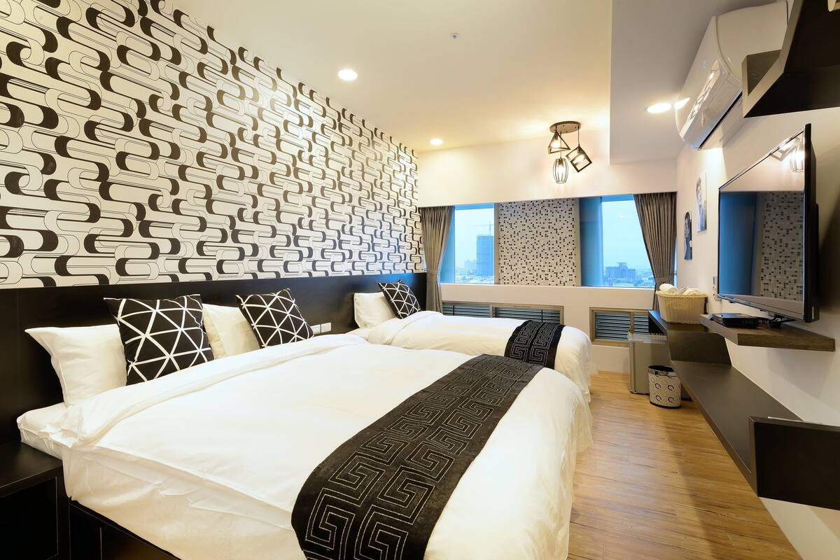 Triple Room | Egyptian cotton sheets, premium bedding, down duvets