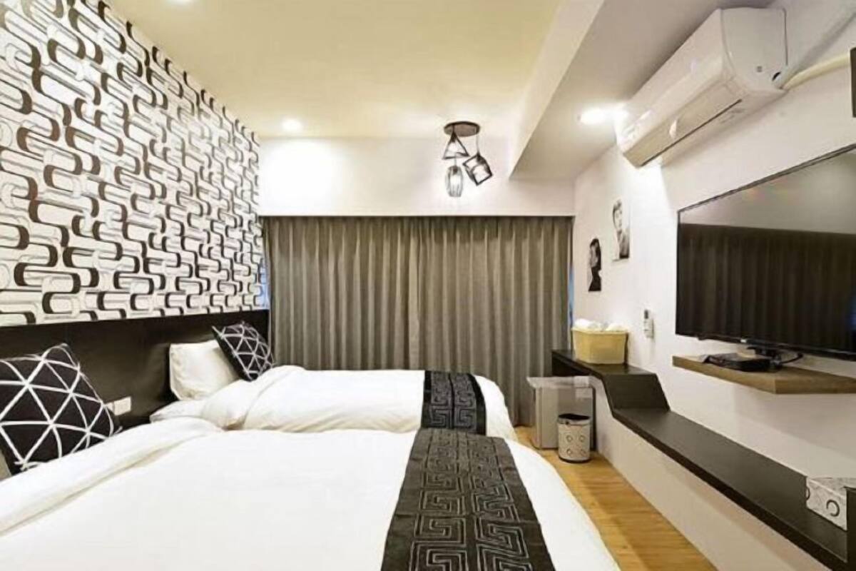Egyptian cotton sheets, premium bedding, down duvets