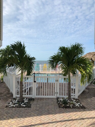 Schönes familienfreundliches Haus, Dock, beheizter Pool, in der Nähe von Key West, MM21. 5