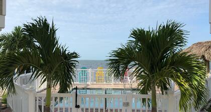 Schönes familienfreundliches Haus, Dock, beheizter Pool, in der Nähe von Key West, MM21. 5