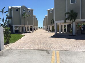 Exterior - Beautiful Family-Friendly, Dock, Marina, Heated Pool, near Key West, MM21.5 (Cudjoe Key)