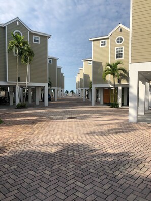 Property grounds - Beautiful Family-Friendly, Dock, Marina, Heated Pool, near Key West, MM21.5 (Cudjoe Key)