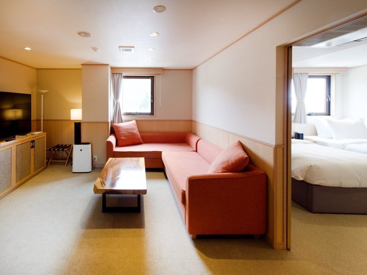 ห้องสวีท | เครื่องนอนระดับพรีเมียม, ผ้านวมขนเป็ด, เตียงเมมโมรีโฟม