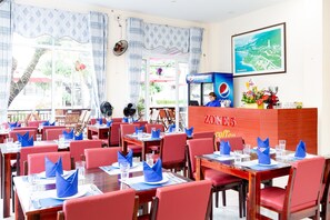 Breakfast, lunch, dinner served; Vietnamese cuisine  - Zone 5 Boutique Hotel (Da Nang)