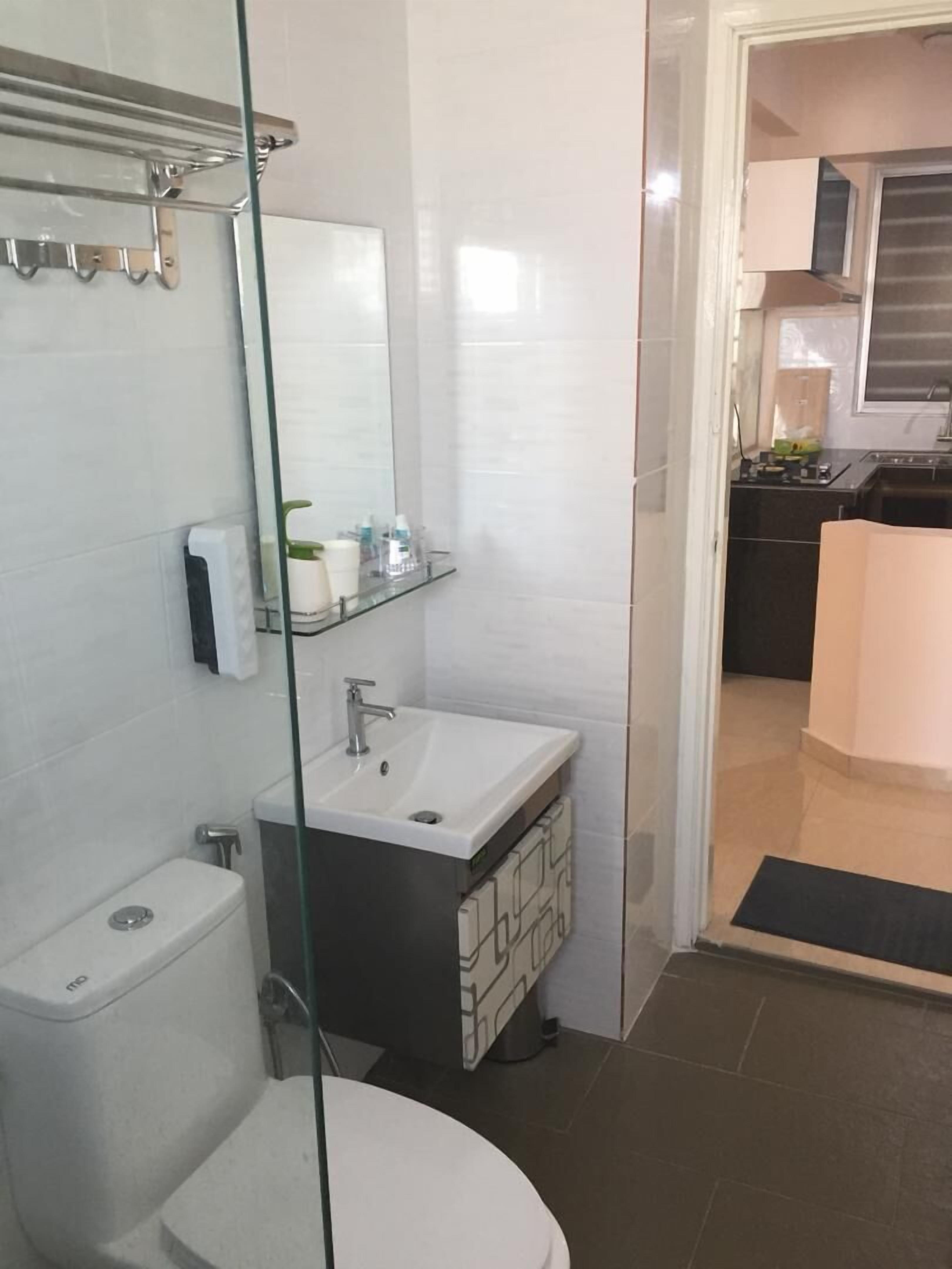 Sèche-cheveux, serviettes fournies