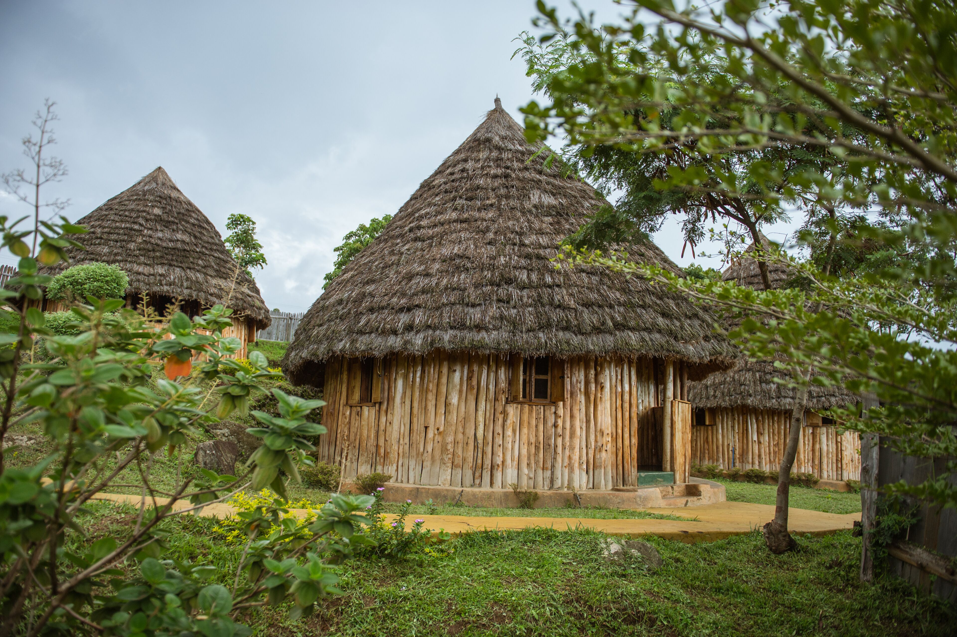 Traditional Cottage, 2 Bedrooms | Desk, bed sheets