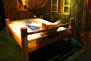 Double or Twin Room, 1 Bedroom | 2 bedrooms, desk, bed sheets