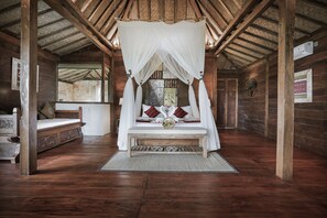 In-room safe, iron/ironing board, free WiFi, bed sheets