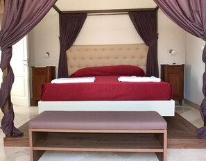 Kahden hengen huone, terassi | Tallelokero huoneessa, yksilöllisesti sisustettu