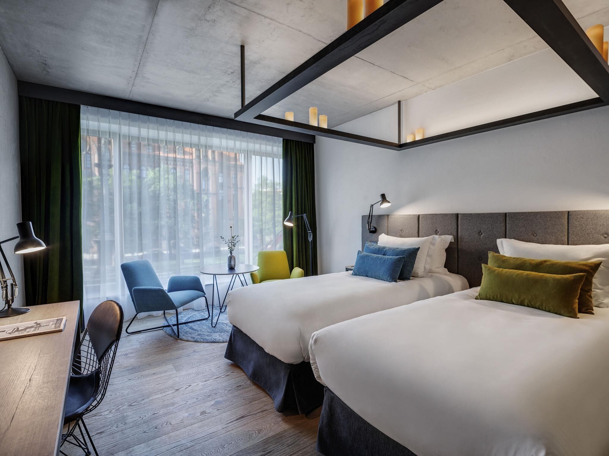 Superior-rum - 2 enkelsängar | Sängtillbehör av högsta kvalitet och minibar