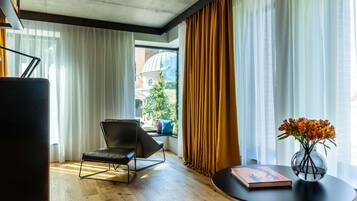 Junior Suite, 1 King Bed