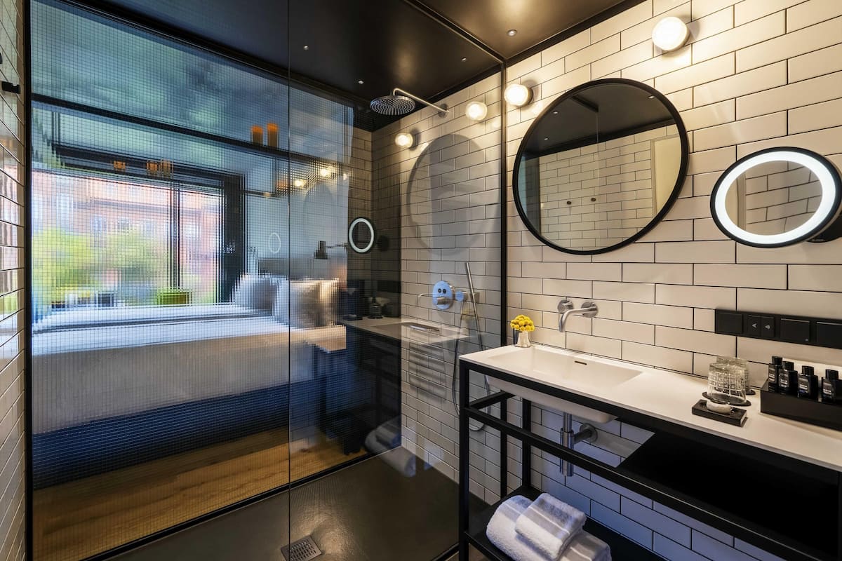 1 Schlafzimmer, hochwertige Bettwaren, Minibar, Zimmersafe